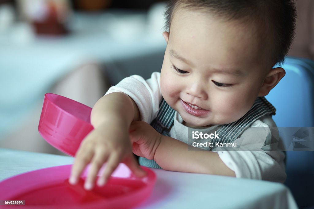 Repas bébés garçon - Photo de Activité libre de droits