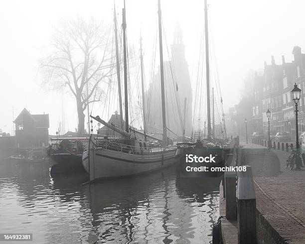 Yachten Im Nebel In Holland Stockfoto und mehr Bilder von Fahrrad - Fahrrad, Fotografie, Horizontal