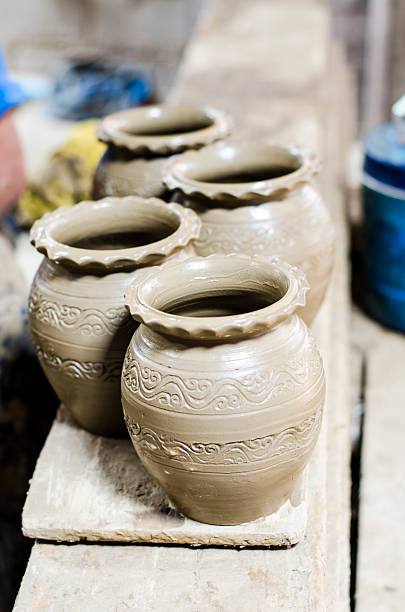 vasijas de barro cocido - unready fotografías e imágenes de stock