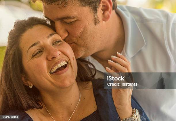 Feliz Pareja Foto de stock y más banco de imágenes de 40-44 años - 40-44 años, Adulto, Adulto de mediana edad