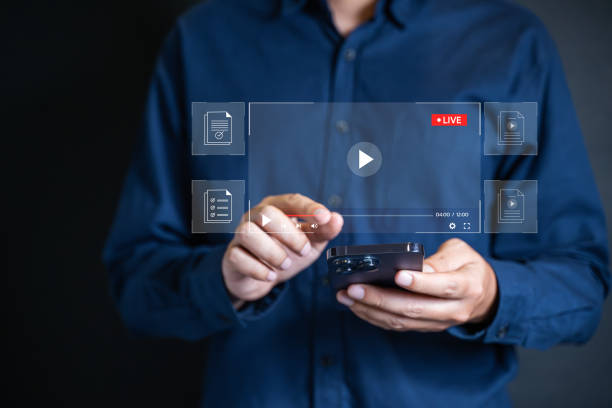 video social media. online tutorial course player window virtual screen monitor on laptop. - blog internet podcast computer keyboard imagens e fotografias de stock