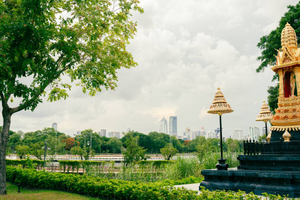 benchakitti forest park in bangkok, thailand - khlong toei stock-fotos und bilder