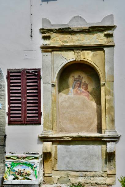 istock In the central square of Artimino (Pato) 1650284321