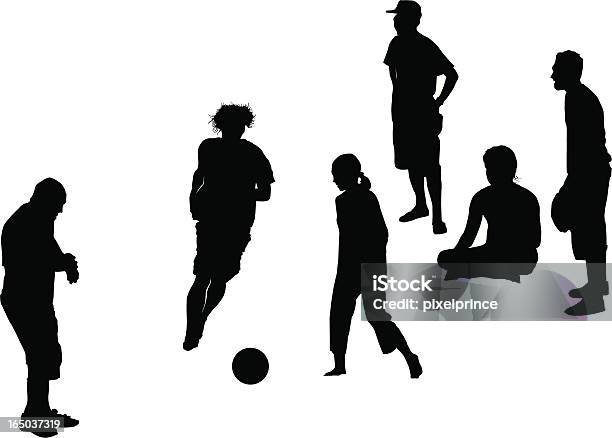 Fußball Spielen Silhouette Männliche Und Weibliche Mit Zuschauern Stock Vektor Art und mehr Bilder von Aktivitäten und Sport