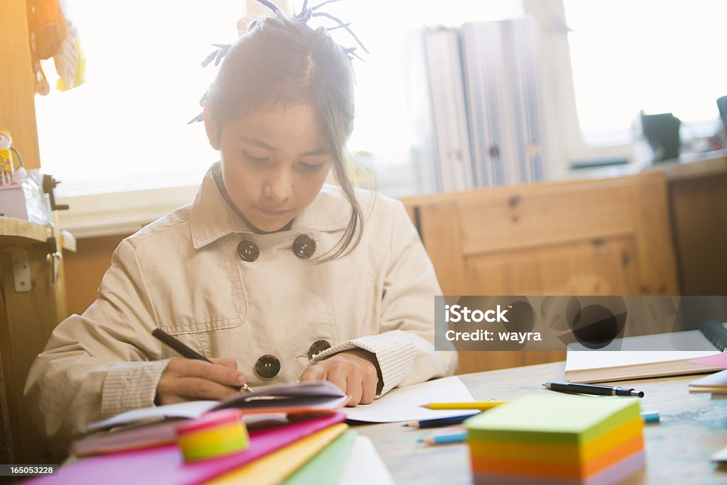 Istruzione, facendo i compiti - Foto stock royalty-free di Adolescente