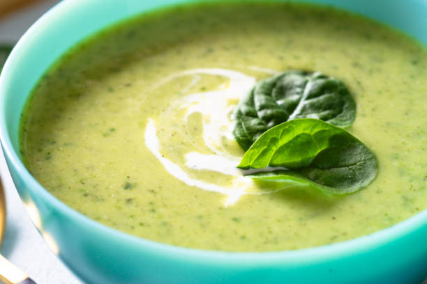 istock Green soup. Spinach cream soup with cream. 1650826721