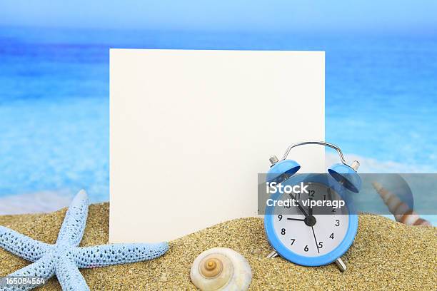 Foto de Horário De Verão e mais fotos de stock de Areia - Areia, Assistindo, Branco