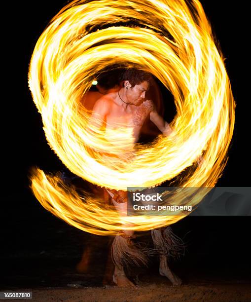 Foto de Fireshow e mais fotos de stock de Noite - Noite, Cancún, Dançar