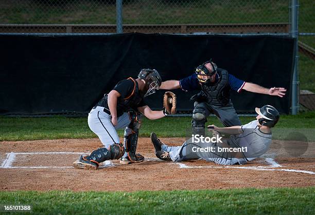 Jugador De Béisbol Portaobjetos En Casa Placa Foto de stock y más banco de imágenes de Béisbol - Béisbol, Árbitro de béisbol, Cuadrangular