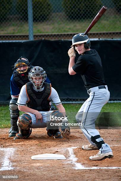 Baseball Catcher Ligar O Campo Com Sinal De Mão - Fotografias de stock e mais imagens de Basebol - Basebol, Recetor de beisebol, Dar Tacada