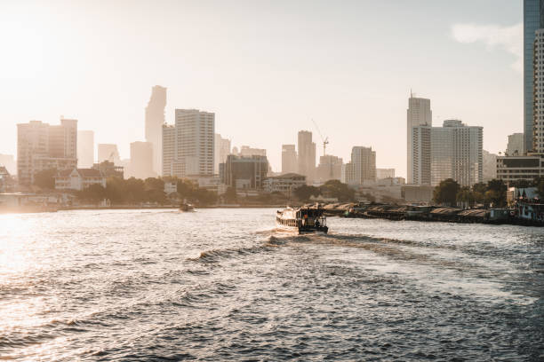 istock Bangkok skyline at sunrise 1651046634