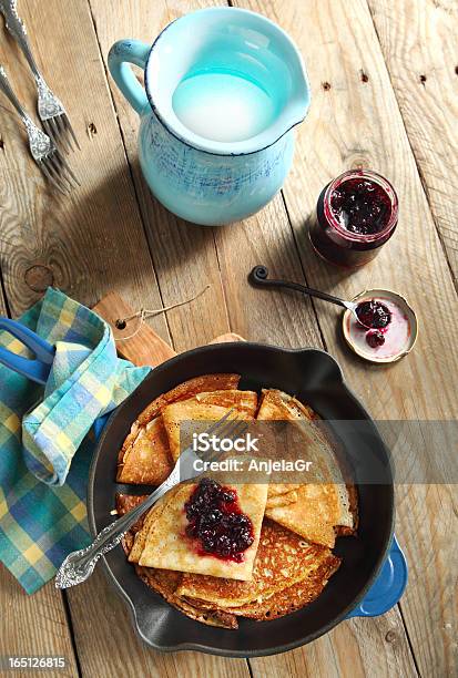 Los Crepés Foto de stock y más banco de imágenes de Al horno - Al horno, Alimento, Azúcar