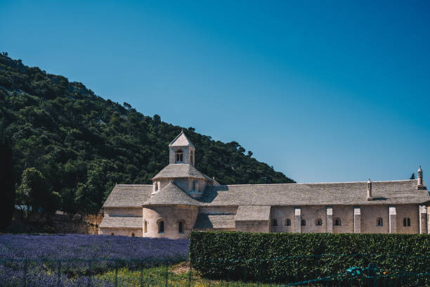 Santa Maria de Arabona is an abbey dating back to the end of the 12th century located in the hamlet of the same name in the municipality of Manoppello (PE), declared a national monument in 1902.