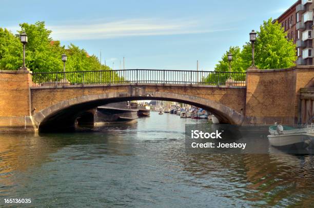 Nyhavn Canal Bridge Stockfoto und mehr Bilder von Ausrüstung und Geräte - Ausrüstung und Geräte, Baum, Brücke