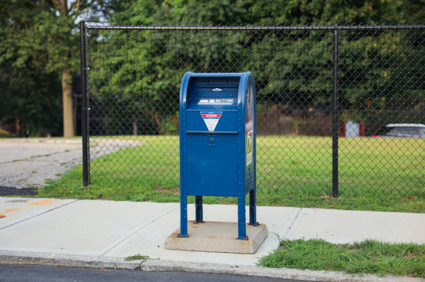 chicago, il, usa, aug 23, 2023, USPS emblem embodies rapid mail connectivity, symbolizing reliable nationwide communication, swiftness, and seamless efficiency