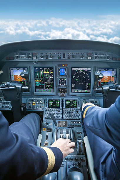 cabina de piloto - commercial airplane throttle lever cockpit fotografías e imágenes de stock