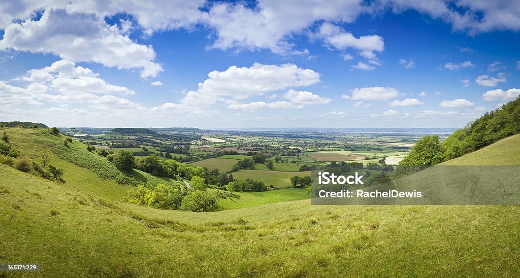 素晴らしいパノラマに広がる風景の英国の田舎の夏。 - イギリスのロイヤリティフリーストックフォト