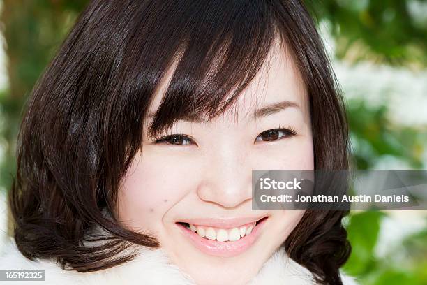 Fair Esfolado Mulher Japonesa E Sua Grande Sorriso - Fotografias de stock e mais imagens de Sorrir - Sorrir, Tom de pele claro, 2000-2009