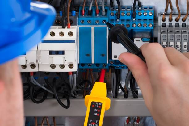 istock Male Electrician Checking Fusebox 1652009322