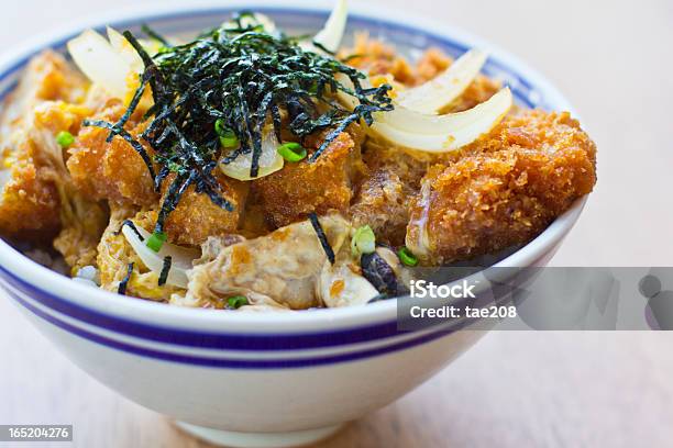 Frango Katsu Don - Fotografias de stock e mais imagens de Arroz - Alimento Básico - Arroz - Alimento Básico, Branco, Carne de Porco