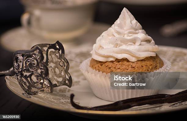 Vegan Bolinho De Creme Topping - Fotografias de stock e mais imagens de Assado no Forno - Assado no Forno, Bolinho, Comida Doce