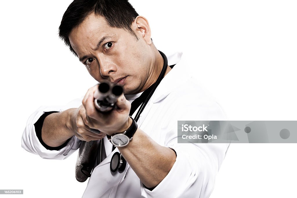 Angry médico con escopeta - Foto de stock de Enfado libre de derechos