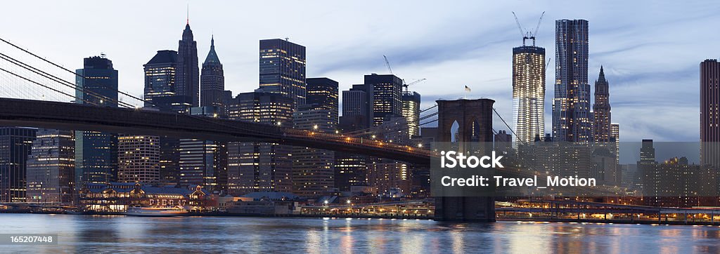 Ponte de Brooklyn Manhattan skyline no crepúsculo, panorâmicas - Royalty-free Cidade Foto de stock