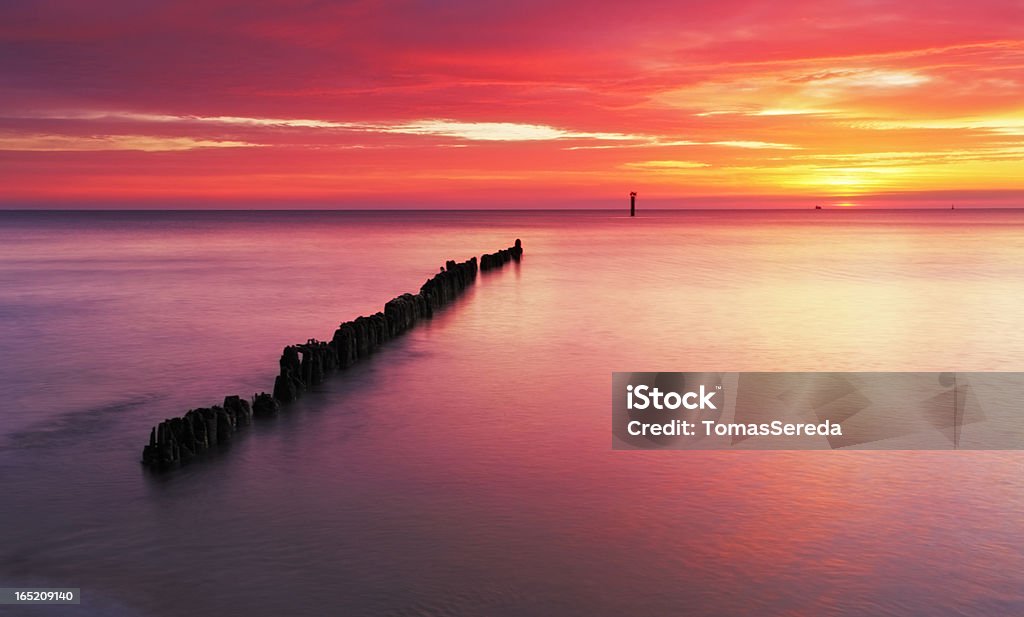 Strand bei Sonnenaufgang-Ostsee in Polen - Lizenzfrei Abenddämmerung Stock-Foto