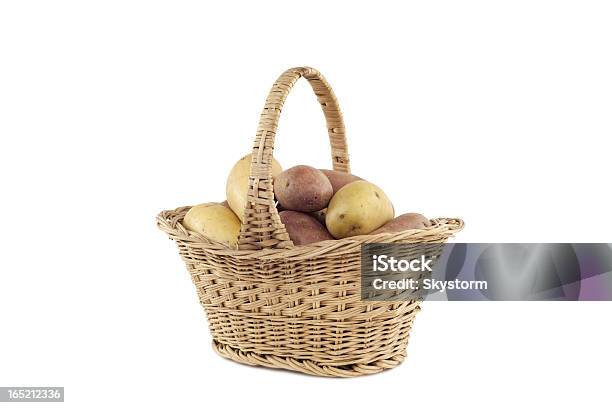 Batatas No Cesto - Fotografias de stock e mais imagens de Alimentação Saudável - Alimentação Saudável, Alimento Básico, Amarelo