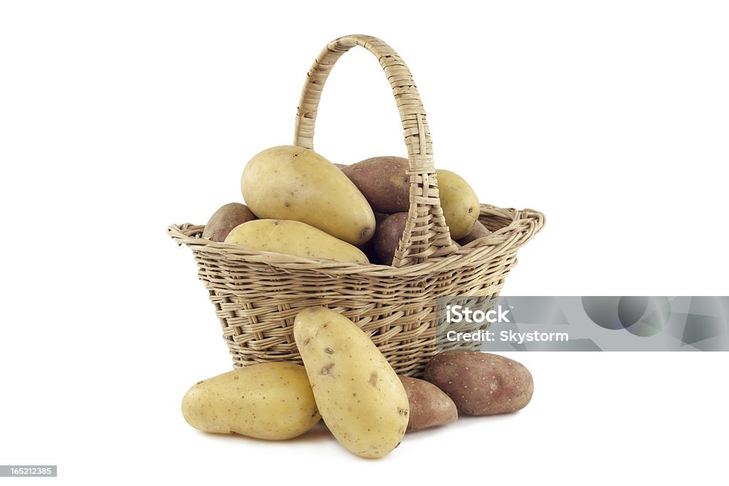 Batatas na cesta - Foto de stock de Alimentação Saudável royalty-free