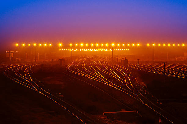 kolej towarowa pojemnika transfer station - rail freight zdjęcia i obrazy z banku zdjęć