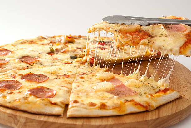 istock Italian sausage pizza 165247356