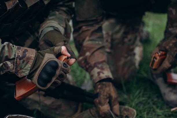 istock Ukrainian soldiers preparing ammunition before attack 1652529341