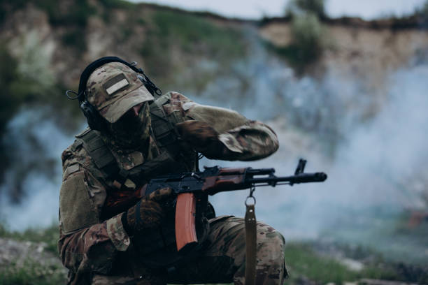 istock Ukrainian soldier chhecking his rifle 1652552253
