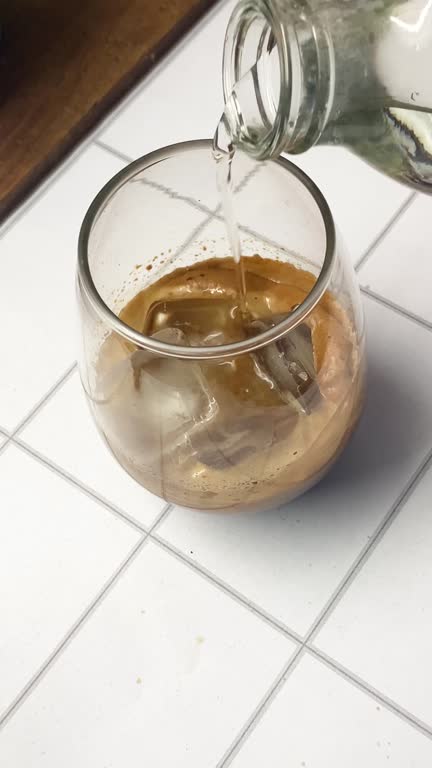 How to Make Iced Coffee at Home: A Step-by-Step Guide