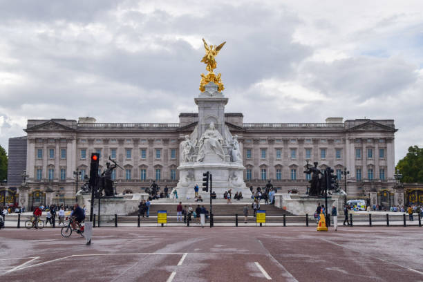 pałac buckingham, london, wielka brytania - palace buckingham palace london england famous place zdjęcia i obrazy z banku zdjęć