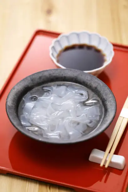 Photo of Kudzu Kiri, a Japanese popular summer dessert.