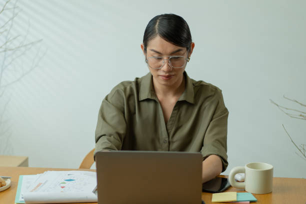 istock Businesswoman 1652944386