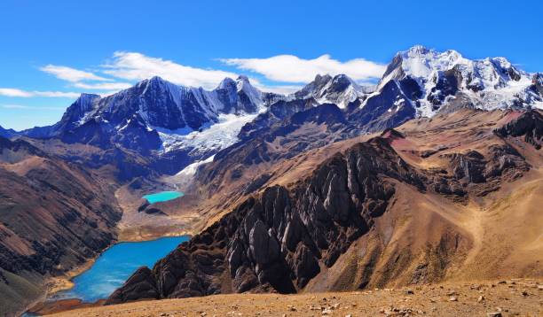 istock Epic HuayHuash View 1653279744