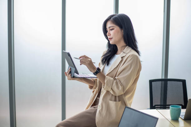 istock young businesswomen 1654142084