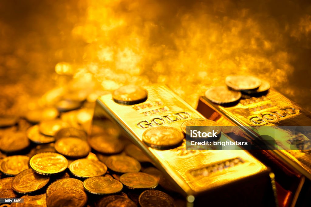 Gold bars und Münzen - Lizenzfrei Gold - Edelmetall Stock-Foto