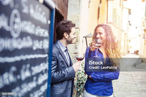 Amicihappy Hour In Italia - Fotografie stock e altre immagini di Bere - Bere, Roma - Città, Amicizia