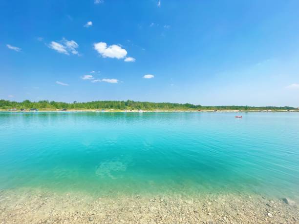 istock No name lake @ Manitoba 1654192962