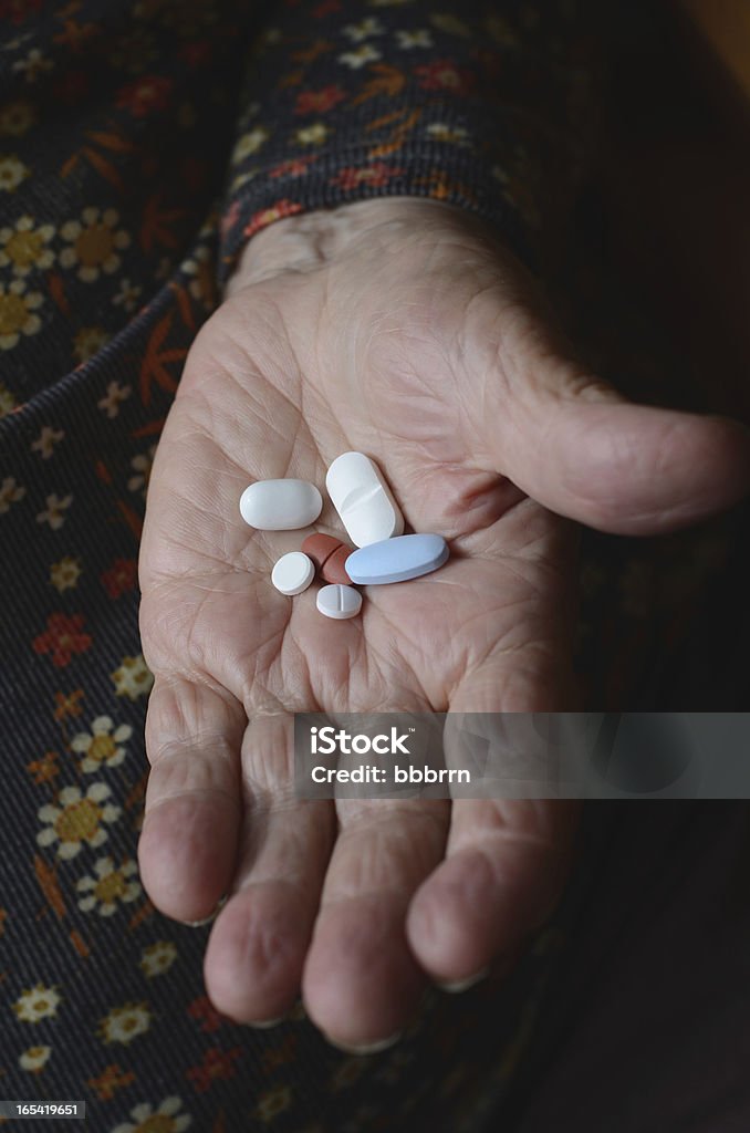 Tabletten auf palm - Lizenzfrei Europäischer Abstammung Stock-Foto
