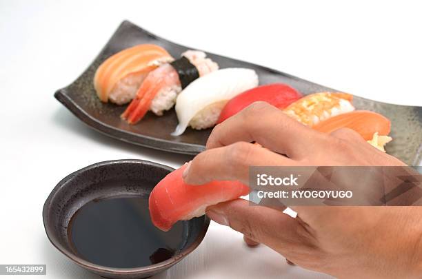 Sushi Piatti Tradizionali Giapponesi - Fotografie stock e altre immagini di Barbaforte - Barbaforte, Cibo, Composizione orizzontale