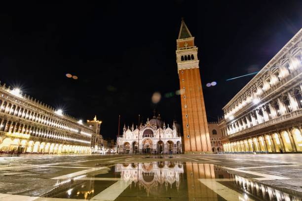 fotobildansicht in der alten italienischen stadt venedig, italien, europa - moscow river stock-fotos und bilder