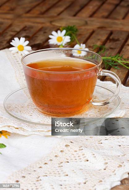 Xícara De Chá Na Tabela - Fotografias de stock e mais imagens de Alimentação Saudável - Alimentação Saudável, Antioxidante, Ao Ar Livre
