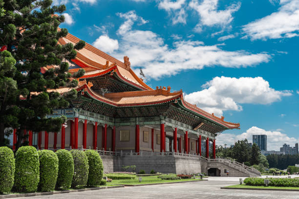 タペイの中正紀念堂 - national chiang kai shek memorial hall ストックフォトと画像