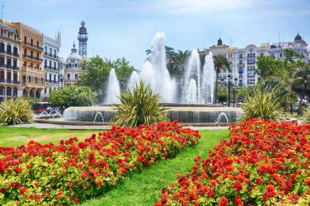 istock Plaza del Ayuntamiento, Valencia 1654815401