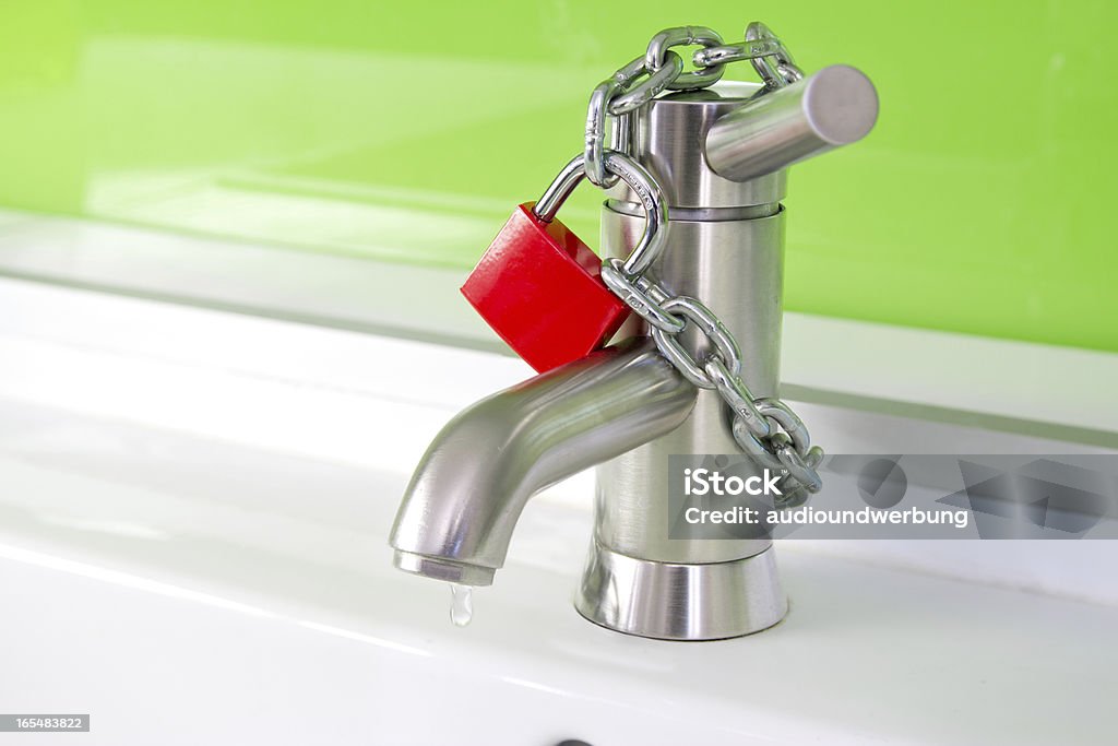 Bloccato acqua di rubinetto - Foto stock royalty-free di Acciaio inossidabile